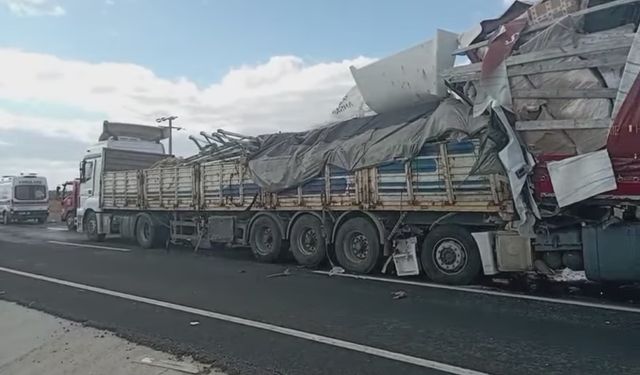 Konya'da 3 aracın karıştığı kazada 1 kişi öldü, 3 kişi yaralandı