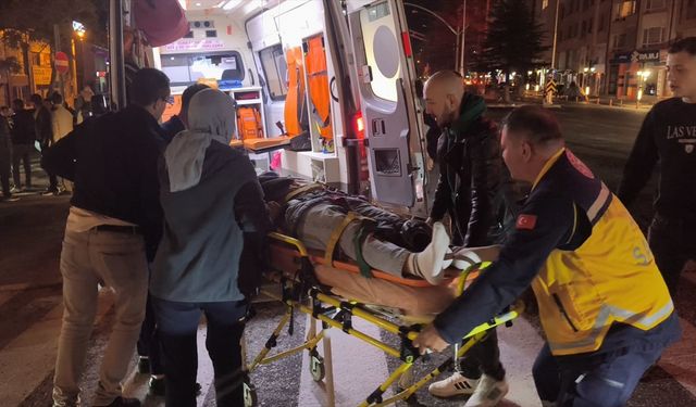 Kütahya'da otomobille motosikletin çarpıştığı kazada 2 kişi yaralandı