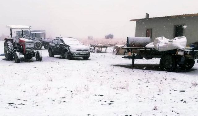 Niğde'nin yüksek kesimlerine mevsimin ilk karı yağdı