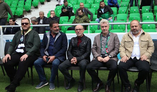 Sakaryaspor'da mevcut başkan Muhammet Kıratlı ile devam etme kararı alındı