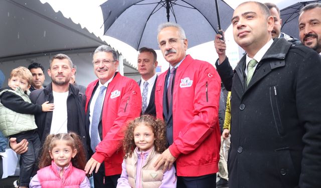 Ulaştırma ve Altyapı Bakanı Uraloğlu, Trabzon Bilim Festivali'nde konuştu: