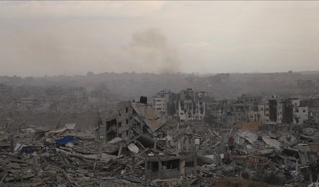 İsrail ordusunun, Gazze'de ateşkese rağmen, Rimal Mahallesi'ne düzenlediği saldırıda en az 2 Filistinli yaşamını yitird