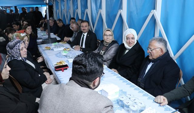 AK Parti Genel Başkan Yardımcısı Kaya, Kayseri'de temaslarda bulundu