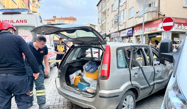 Aksaray'da otomobildeki piknik tüpünün patlaması sonucu sürücü yaralandı