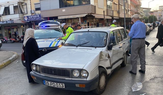 Aydın'da otomobil ile motosikletin çarpışma anı güvenlik kamerasında