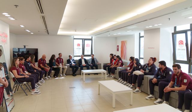 Bakan Bak, 6. İslami Dayanışma Oyunları'nda 'sporcular köyünü' ziyaret etti