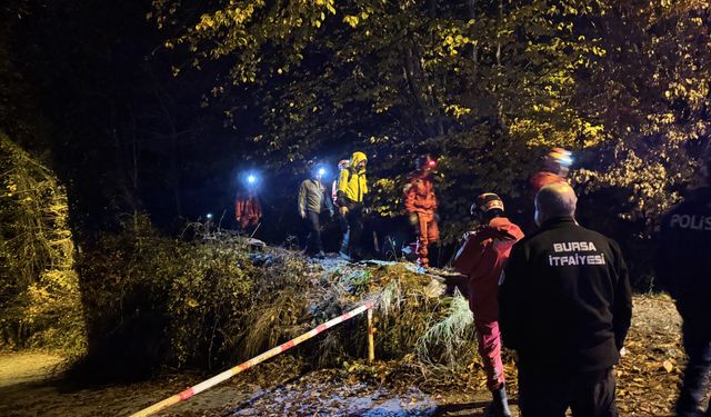 Bursa'da ormanlık alanda mahsur kalan 2 gençten biri hayatını kaybetti