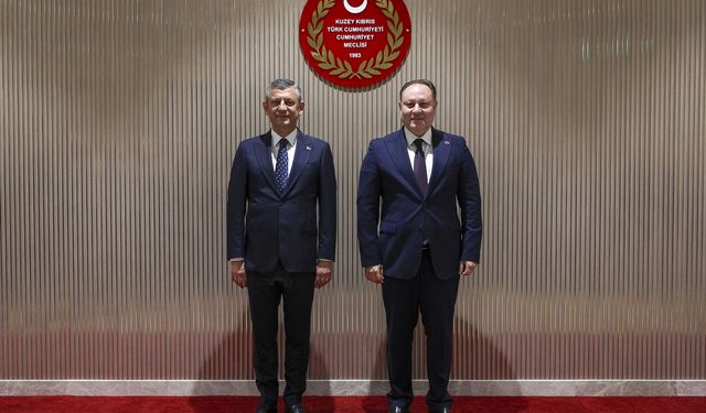 CHP Genel Başkanı Özel, KKTC Cumhuriyet Meclisi Başkanı Öztürkler'i ziyaret etti