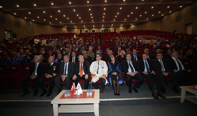 ÇOMÜ'de 2025-2026 Akademik Yıl Açılış Töreni düzenlendi