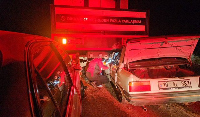 Çorum'da iki otomobilin vince çarpması sonucu 1 kişi öldü, 1 kişi yaralandı