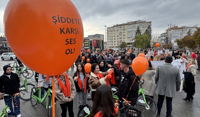 Çorum'da kadına yönelik şiddete 'bisikletli kortej' ile dikkat çekildi