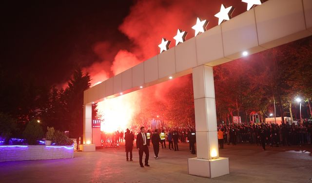 Galatasaray kafilesi Kocaeli'de
