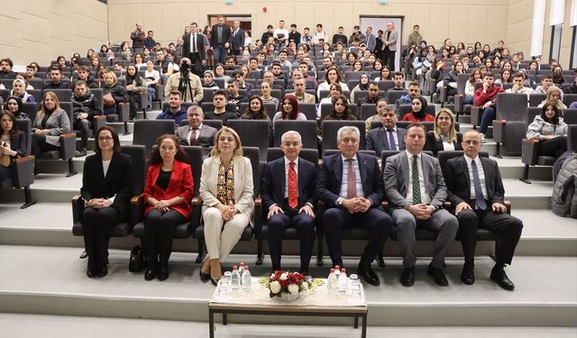 İSO Yönetim Kurulu Başkanı Erdal Bahçıvan, Kırklareli'nde öğrencilerle buluştu