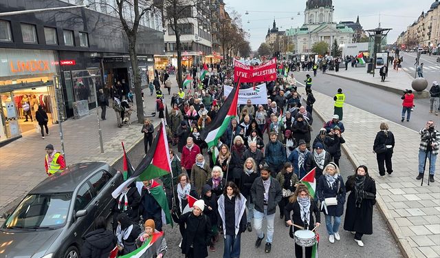 İsrail'in ateşkesi ihlal ederek Gazze'ye saldırıları İsveç'te protesto edildi