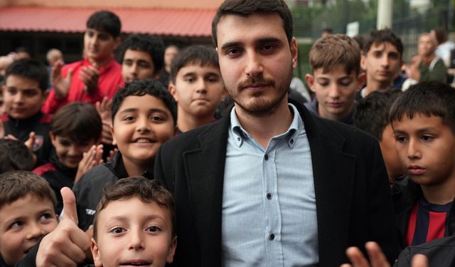 İzmir'de sporcu velilerinden Karşıyaka Belediyesine 'halı saha' tepkisi