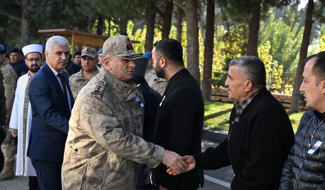 Kahramanmaraş'ta trafik kazasında ölen uzman çavuş ve eşinin cenazeleri Kayseri'de defnedildi