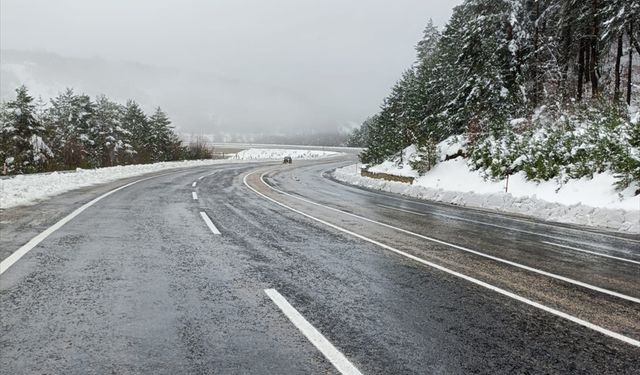 Kar nedeniyle kapanan Ordu-Sivas kara yolu ulaşıma açıldı