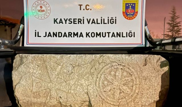 Kayseri'de 6. yüzyıla ait olduğu değerlendirilen kapı sovesi ele geçirildi