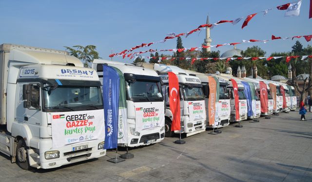 Kocaeli'den Gazze'ye 10 yardım tırı dualarla yola çıktı