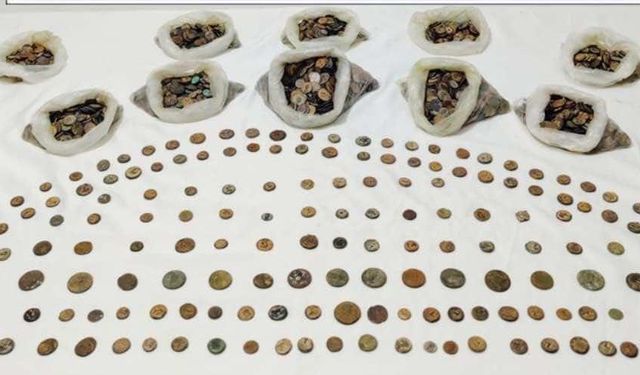 Mardin'de 4 bin 897 sikke ele geçirildi