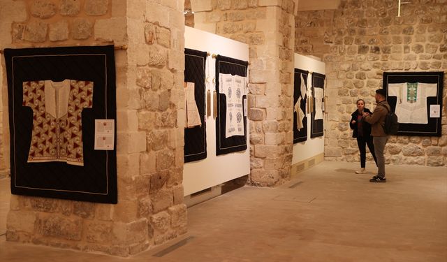 Mardin'de 'Dualı Sultan Gömlekleri' sergisi açıldı
