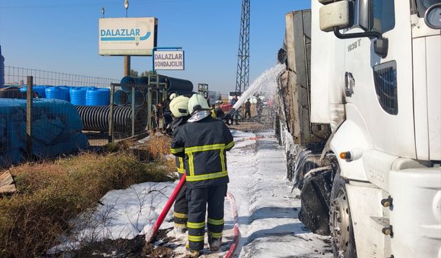 Mardin'de trafik kazasında tırın alev alması güvenlik kamerasında