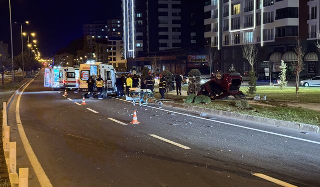 Nevşehir'de kavşakta çarpışan iki otomobildeki 4 kişi yaralandı