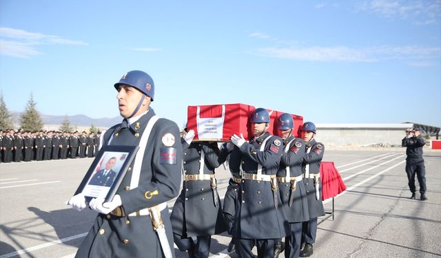 Niğde'de kalp krizi sonucu ölen Çamardı İlçe Jandarma Komutanı Deniz için tören düzenlendi