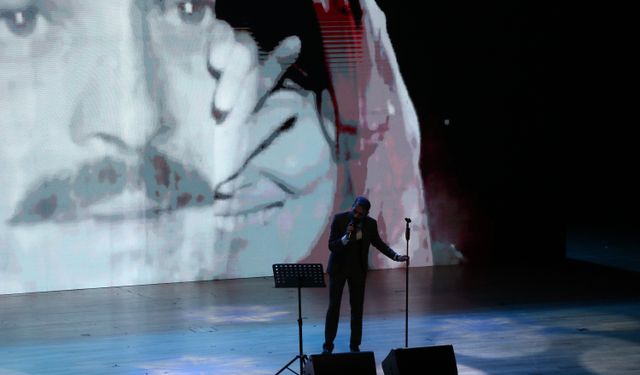 Öğretmenler 'Zamana Yenilmeyen Şarkılar Gecesi'nde bir araya geldi