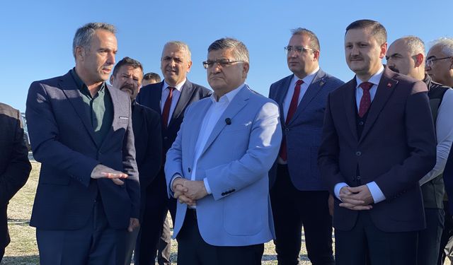 Sinop Valisi Özarslan, yamaç paraşütü parkuru yapılması planlanan yerde incelemede bulundu