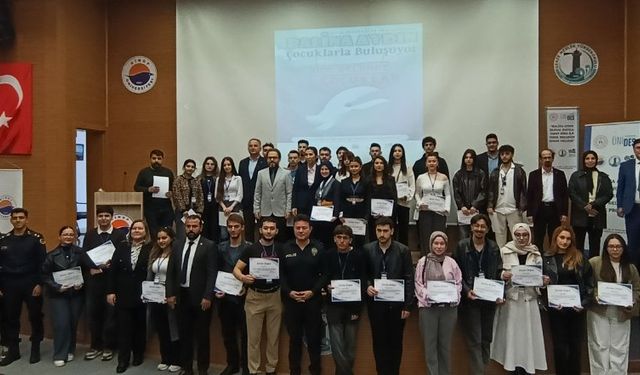 Sinop'ta 'Balina Aydın' belgeseli gösterime sunuldu