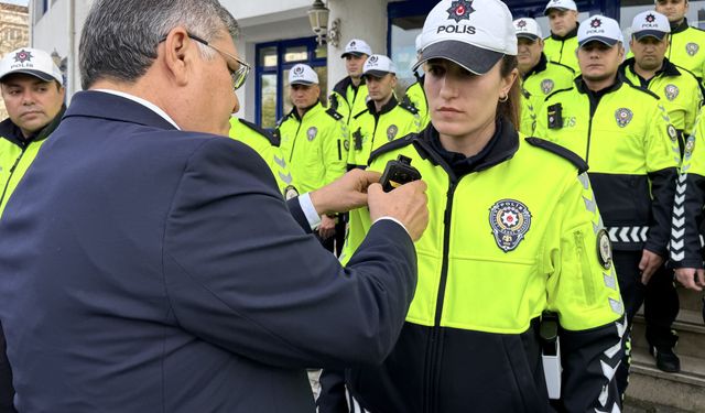 Sinop'ta trafik polislerine yaka kameraları törenle dağıtıldı