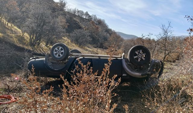 Sivas'ta devrilen pikaptaki öğretmen öldü