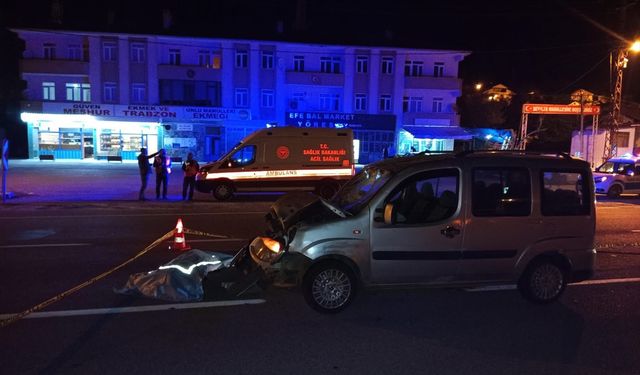 Sivas'ta hafif ticari aracın çarptığı yaya hayatını kaybetti