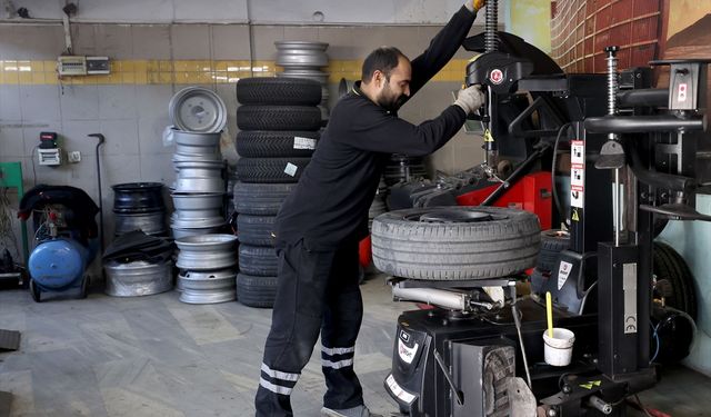 Trakya'da lastikçilerde 'kış lastiği' mesaisi yaşanıyor