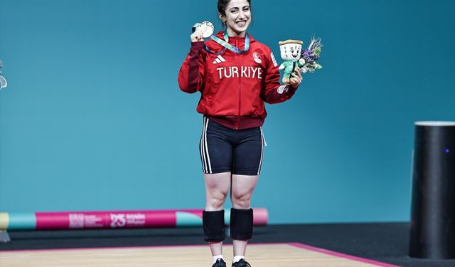 Türkiye'nin 6. İslami Dayanışma Oyunları'nda ilk altın madalyaları halterden geldi