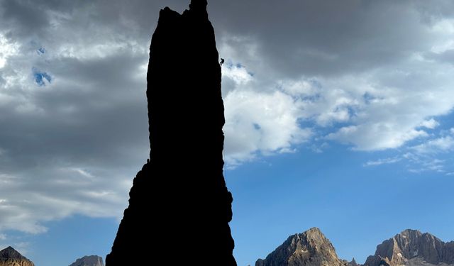 Ünlü dağcılar, Hakkari'deki dağlarda 8 yeni tırmanış rotası oluşturdu