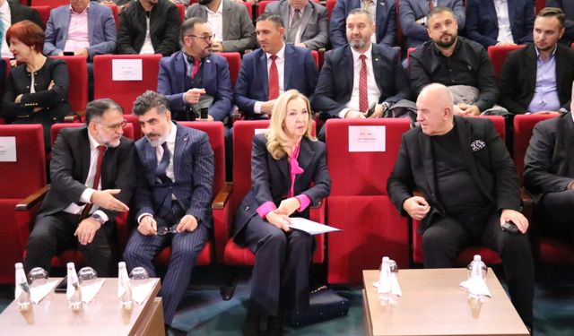 Üsküp'te Aliya İzetbegoviç'in doğumunun 100. yılı dolayısıyla konferans düzenlendi