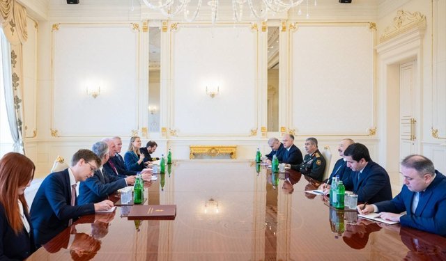 Aliyev: 'Azerbaycan ile İngiltere arasında savunma sanayisi alanında yeni dönem başladı'