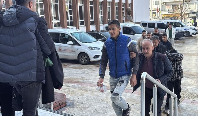 Aydın'da bir motosikletin çalınma anı araç kamerasınca görüntülendi