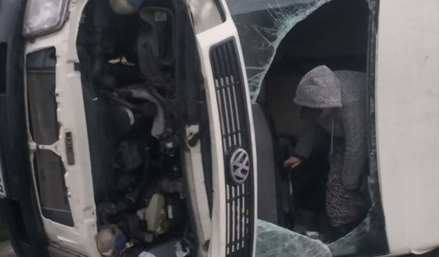 Aydın'da devrilen işçi servisindeki 6 kişi yaralandı