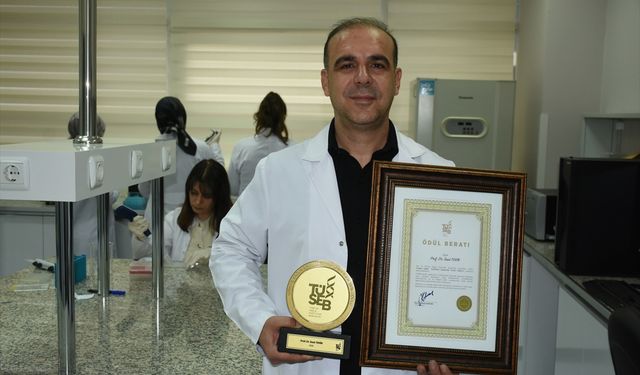 Aziz Sancar Ödülü, Prof. Dr. Suat Tekin'i gururlandırdı