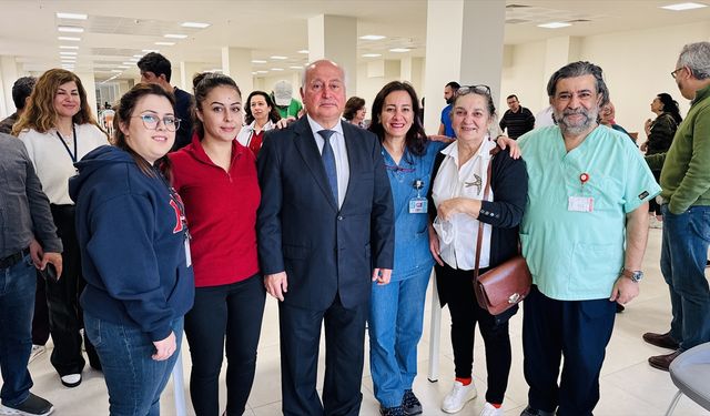 Bodrum'da 42 yıl önce mesleğe başlayan doktor, 34 yıl hizmet verdiği hastaneden törenle uğurlandı