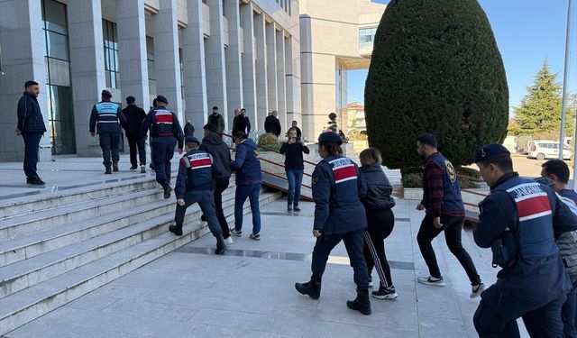 Denizli merkezli suç örgütü operasyonunda yakalanan şüphelilerden 11'i tutuklandı