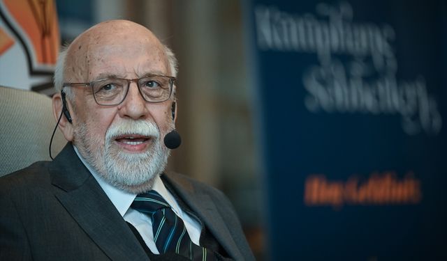 Eski bakanlardan Nabi Avcı, AK Parti'nin 'Kütüphane Sohbetleri' programına konuk oldu