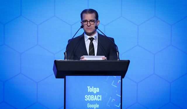 'Experience AI: Yapay Zeka Temelleri Eğitim Programı'nın yıl sonu lansmanı gerçekleştirildi