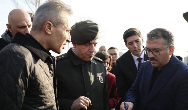 Iğdır Valisi Turan, Ermenistan sınırındaki Alican Sınır Kapısı'nda inceleme yaptı