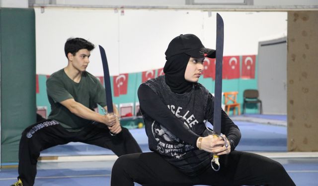 İlk dünya şampiyonasında 3 madalya kazanan milli wushucu, yeni başarılara odaklandı