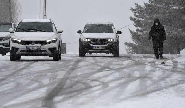 Kars'ta kar yağışı etkisini sürdürüyor