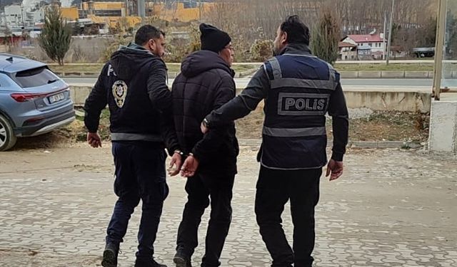 Kastamonu'da okul müdür yardımcısını darbeden kişi tutuklandı